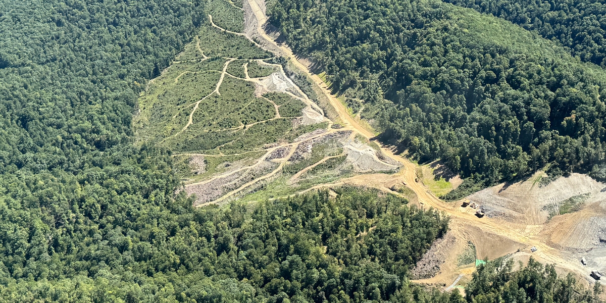 Construction along the Kerens to Parsons Corridor H section